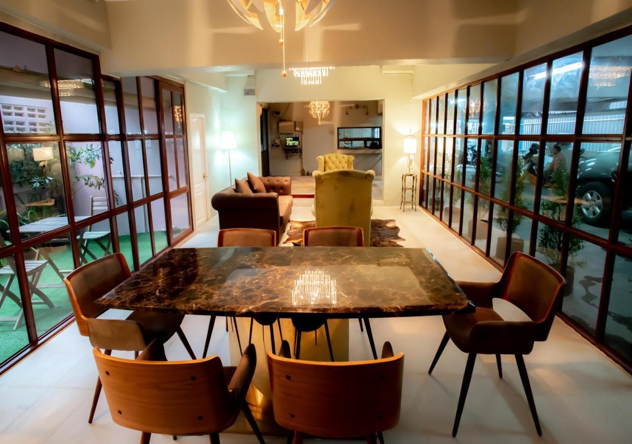 Roomquest Bangkok Ratchada Bagian luar foto