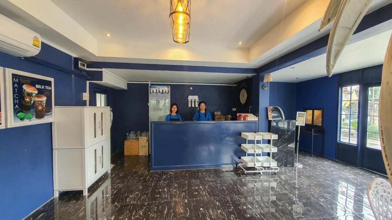 Roomquest Bangkok Ratchada Bagian luar foto