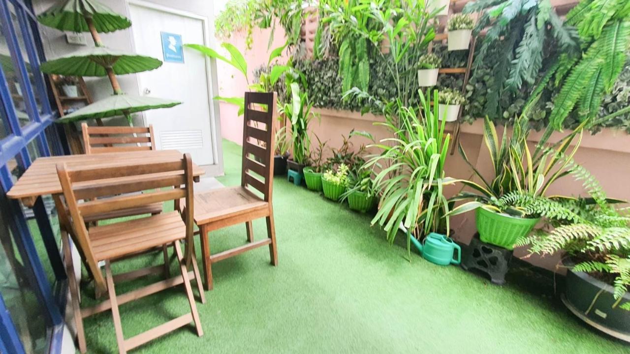 Roomquest Bangkok Ratchada Bagian luar foto